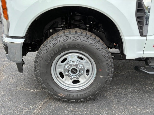 2026 Ford Super Duty F-350 SRW XL 4WD Crew Cab 8' Box