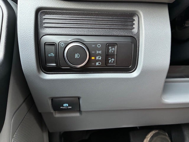 2026 Ford Super Duty F-350 SRW XL 4WD Crew Cab 8' Box