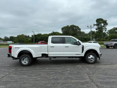 2026 Ford Super Duty F-350 DRW LARIAT 4WD Crew Cab 8' Box
