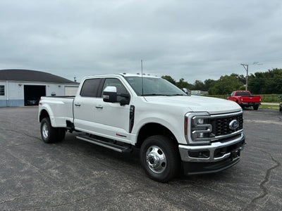 2026 Ford Super Duty F-350 DRW LARIAT 4WD Crew Cab 8' Box