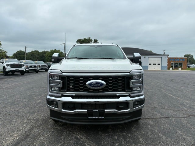 2026 Ford Super Duty F-350 DRW LARIAT 4WD Crew Cab 8' Box