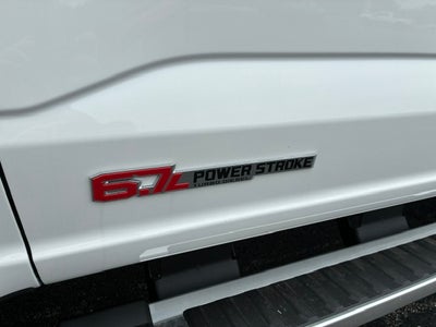 2026 Ford Super Duty F-350 DRW LARIAT 4WD Crew Cab 8' Box