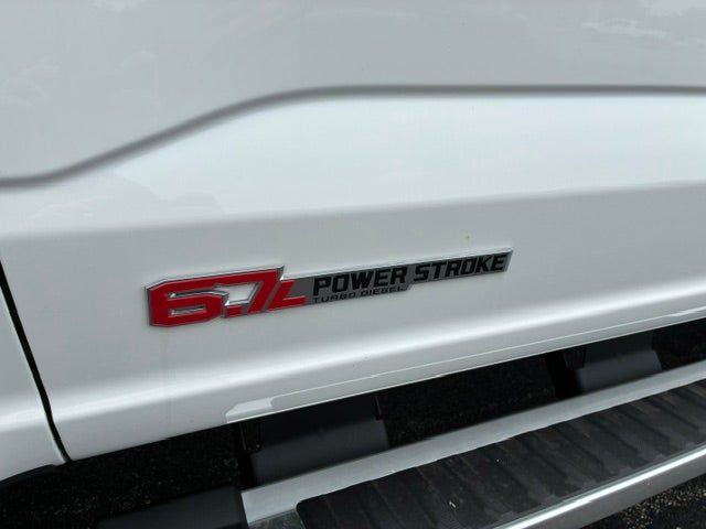 2026 Ford Super Duty F-350 DRW LARIAT 4WD Crew Cab 8' Box