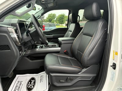 2026 Ford Super Duty F-350 DRW LARIAT 4WD Crew Cab 8' Box