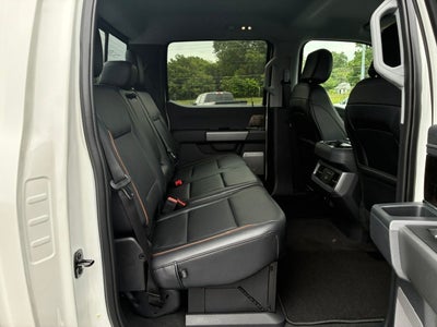2026 Ford Super Duty F-350 DRW LARIAT 4WD Crew Cab 8' Box