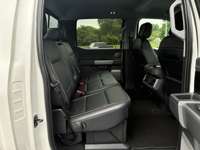 2026 Ford Super Duty F-350 DRW LARIAT 4WD Crew Cab 8' Box