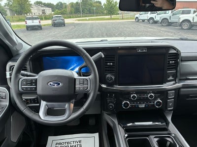 2026 Ford Super Duty F-350 DRW LARIAT 4WD Crew Cab 8' Box