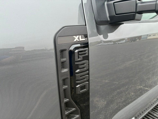 2027 Ford Super Duty F-350 SRW XL 4WD Reg Cab 8' Box