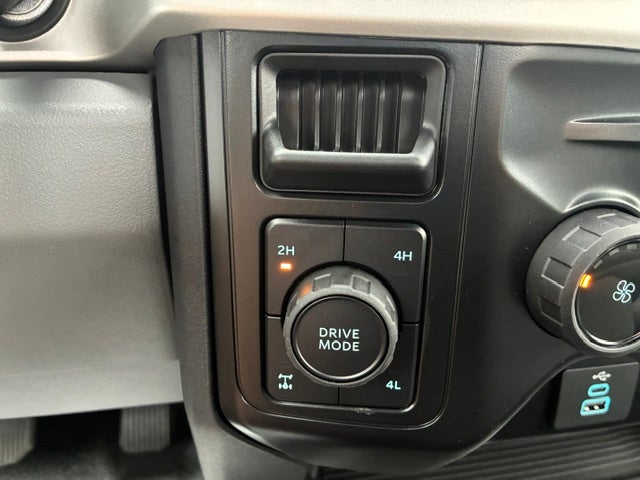 2027 Ford Super Duty F-350 SRW XL 4WD Reg Cab 8' Box