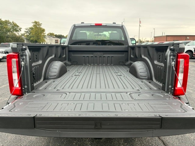 2027 Ford Super Duty F-350 SRW XL 4WD Reg Cab 8' Box