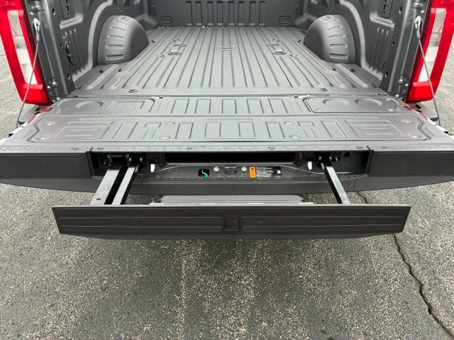 2027 Ford Super Duty F-350 SRW XL 4WD Reg Cab 8' Box