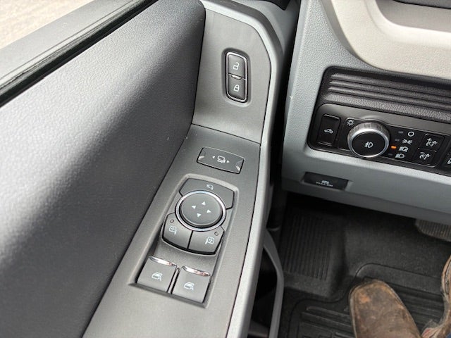 2026 Ford Super Duty F-350 SRW XL 4WD Reg Cab 8' Box