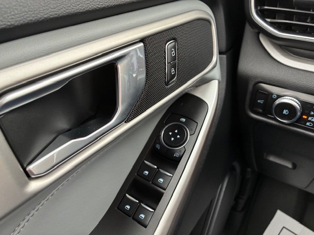 2023 Ford Explorer XLT 4x4