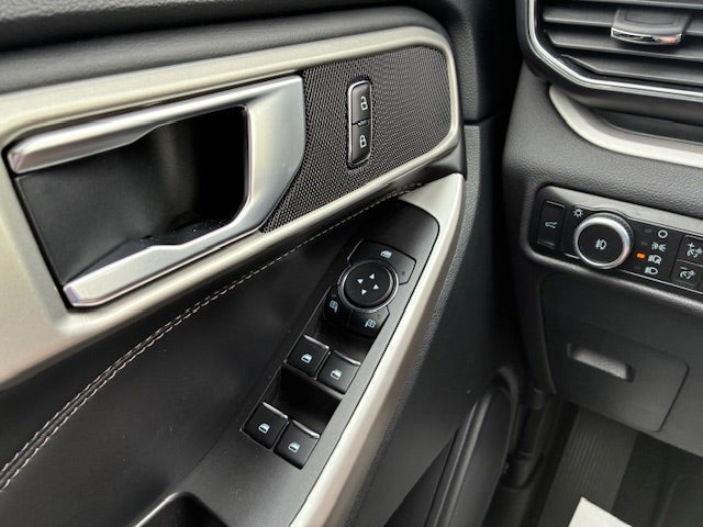 2023 Ford Explorer XLT 4x4