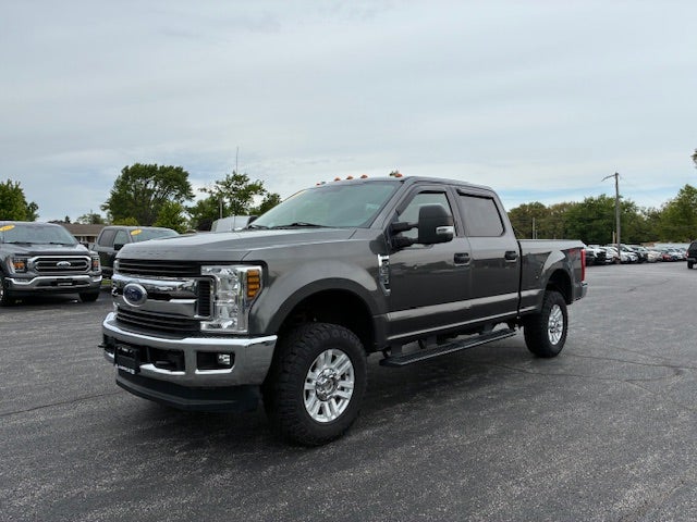 2018 Ford F-250 Crew Cab XLT 4x4 Gas