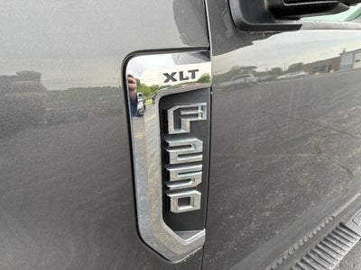 2018 Ford F-250 Crew Cab XLT 4x4 Gas