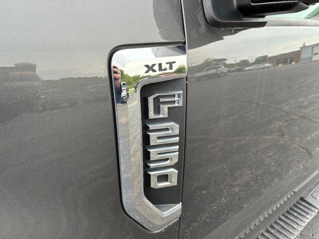 2018 Ford F-250 Crew Cab XLT 4x4 Gas