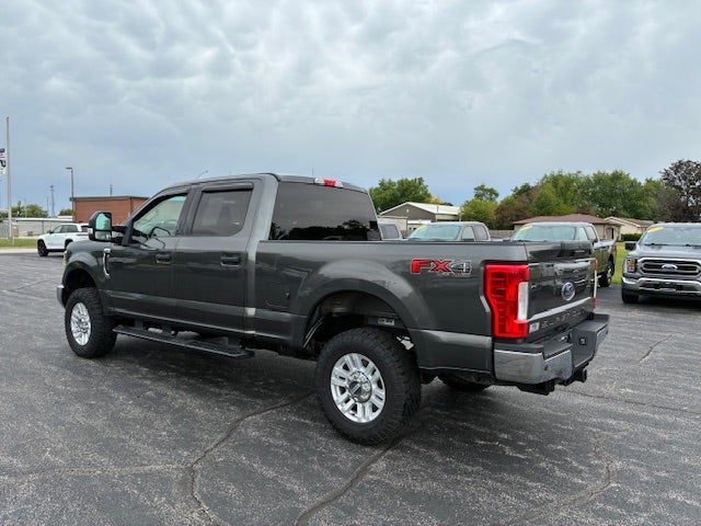 2018 Ford F-250 Crew Cab XLT 4x4 Gas
