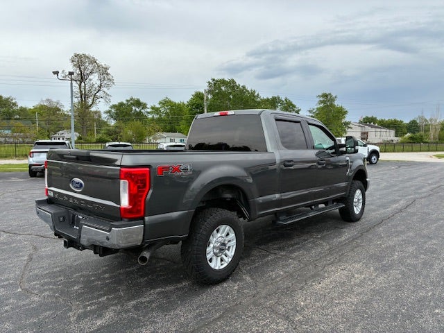 2018 Ford F-250 Crew Cab XLT 4x4 Gas