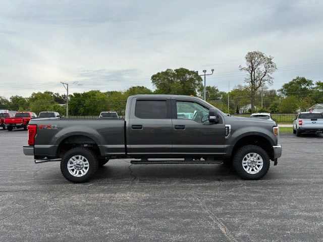 2018 Ford F-250 Crew Cab XLT 4x4 Gas