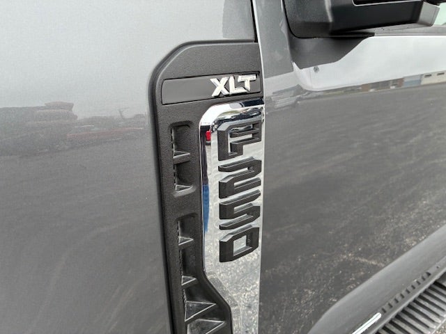 2025 Ford F-250 Crew Cab XLT Diesel 4x4