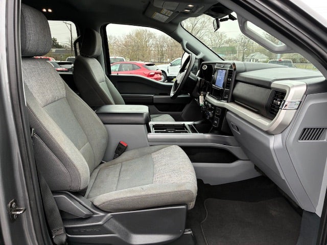 2025 Ford F-250 Crew Cab XLT Diesel 4x4
