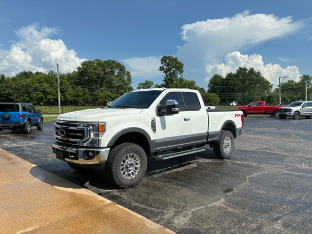 2022 Ford F-250 Extended Cab Lariat Gas 4x4