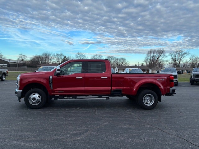 2024 Ford F-350 Crew Cab Lariat 4x4 Dually Diesel