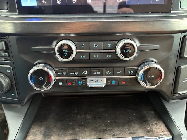 2024 Ford F-350 Crew Cab Lariat 4x4 Dually Diesel