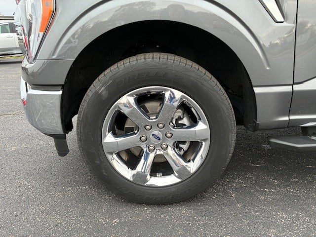 2022 Ford F-150 Crew Cab XLT 4x4 5 1/2 FT Box