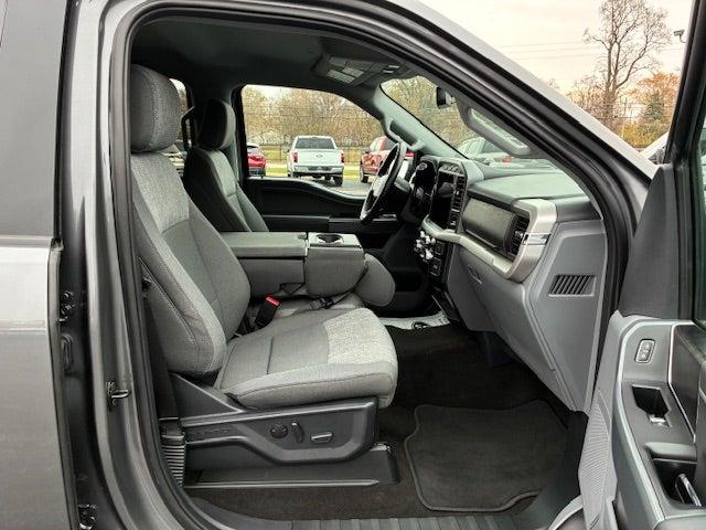 2022 Ford F-150 Crew Cab XLT 4x4 5 1/2 FT Box