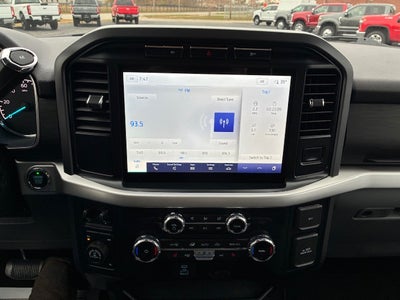 2022 Ford F-150 Crew Cab XLT 4x4 5 1/2 FT Box