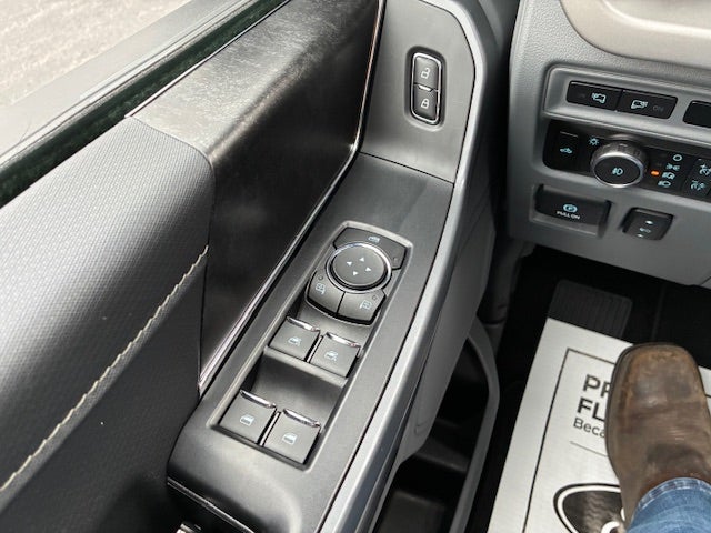 2022 Ford F-150 Crew Cab XLT 4x4 5 1/2 FT Box