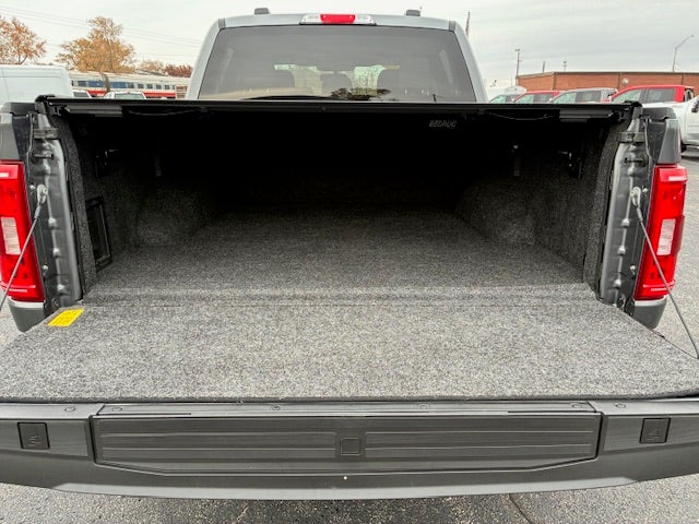 2022 Ford F-150 Crew Cab XLT 4x4 5 1/2 FT Box