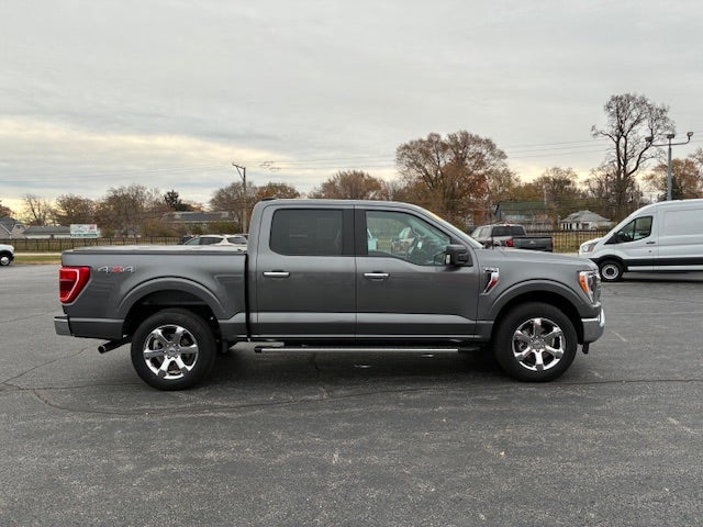 2022 Ford F-150 Crew Cab XLT 4x4 5 1/2 FT Box