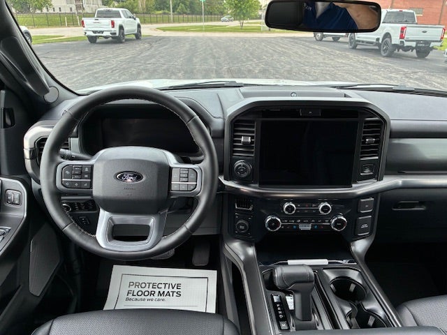 2025 Ford F-150 Crew Cab Lariat Gas 4x4