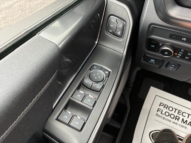 2025 Ford F-150 Crew Cab Lariat Gas 4x4